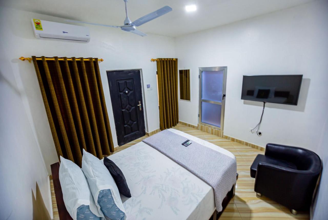Nap Apartment Hotel Dansoman Exterior photo