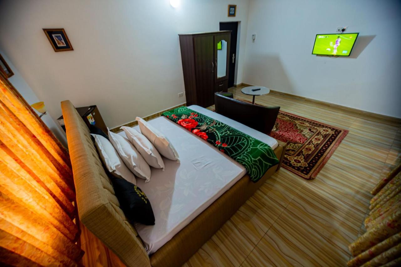 Nap Apartment Hotel Dansoman Exterior photo
