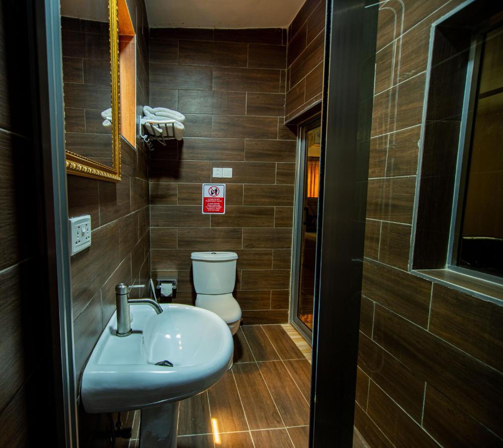 Nap Apartment Hotel Dansoman Exterior photo