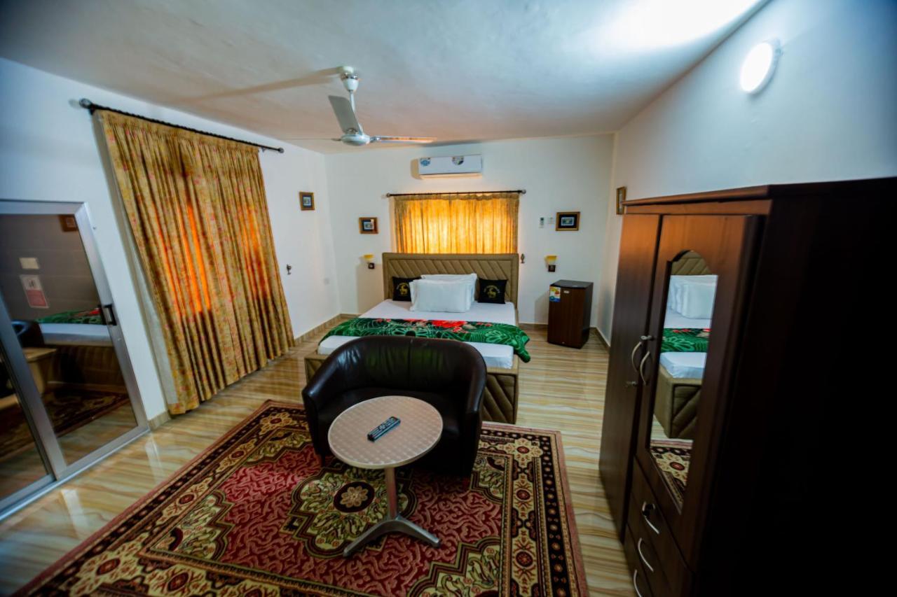 Nap Apartment Hotel Dansoman Exterior photo